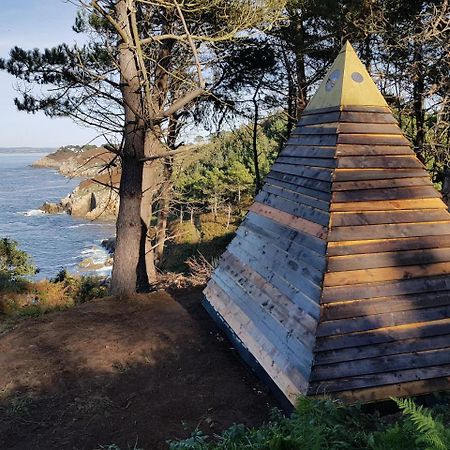 Les Fous De Bassans Bed & Breakfast Poullan-sur-Mer Exterior photo
