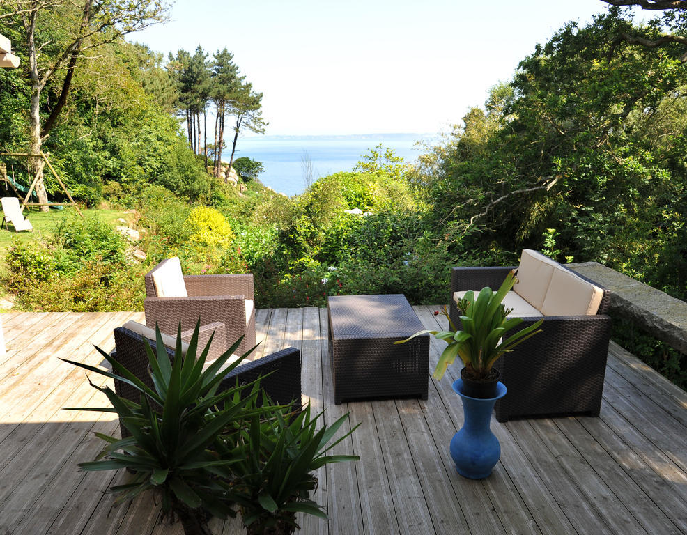Les Fous De Bassans Bed & Breakfast Poullan-sur-Mer Exterior photo