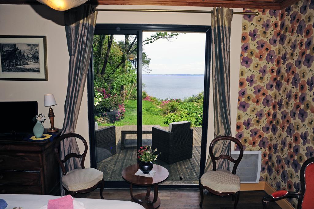 Les Fous De Bassans Bed & Breakfast Poullan-sur-Mer Exterior photo