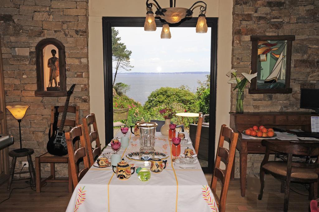 Les Fous De Bassans Bed & Breakfast Poullan-sur-Mer Exterior photo