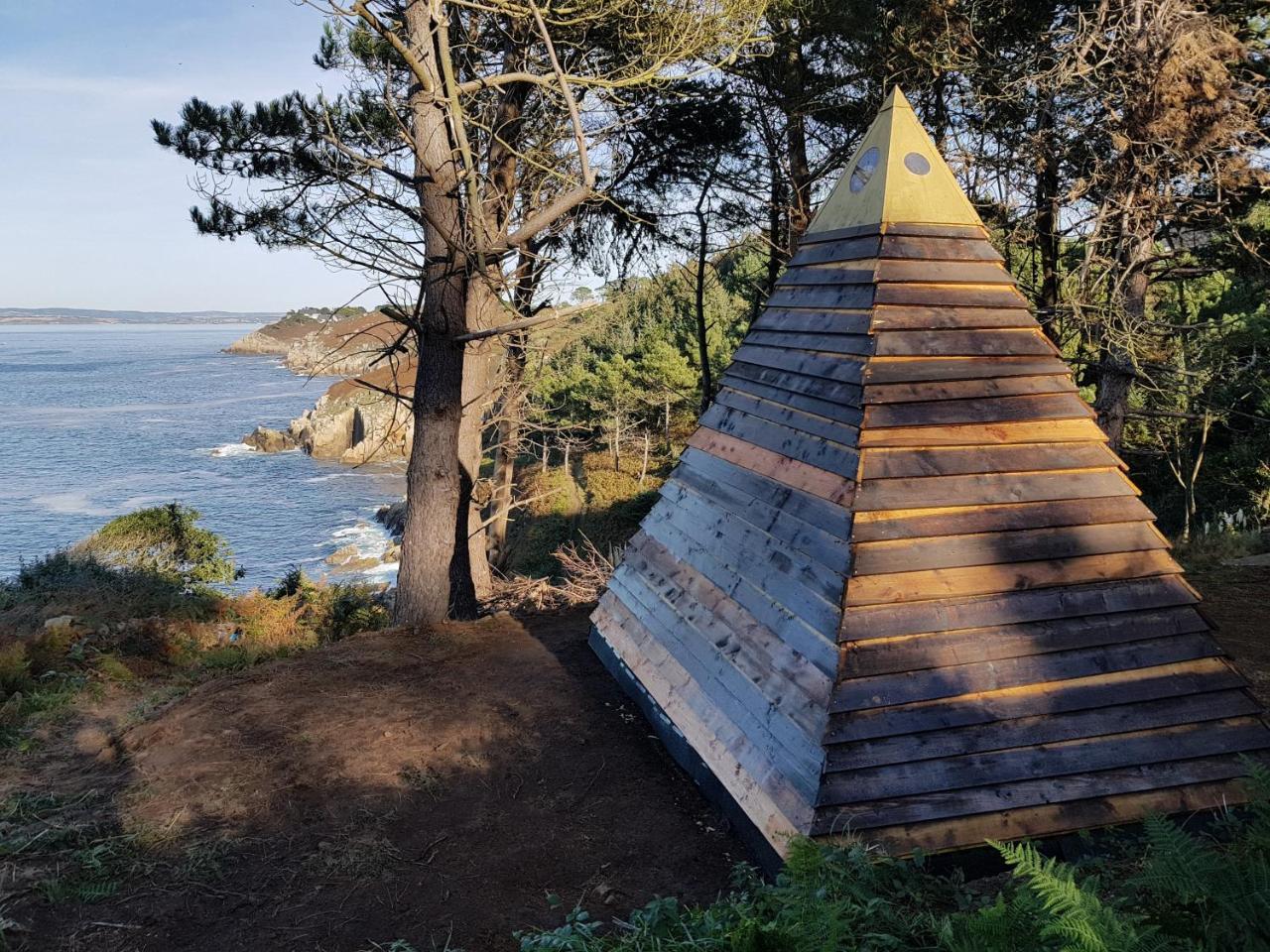 Les Fous De Bassans Bed & Breakfast Poullan-sur-Mer Exterior photo