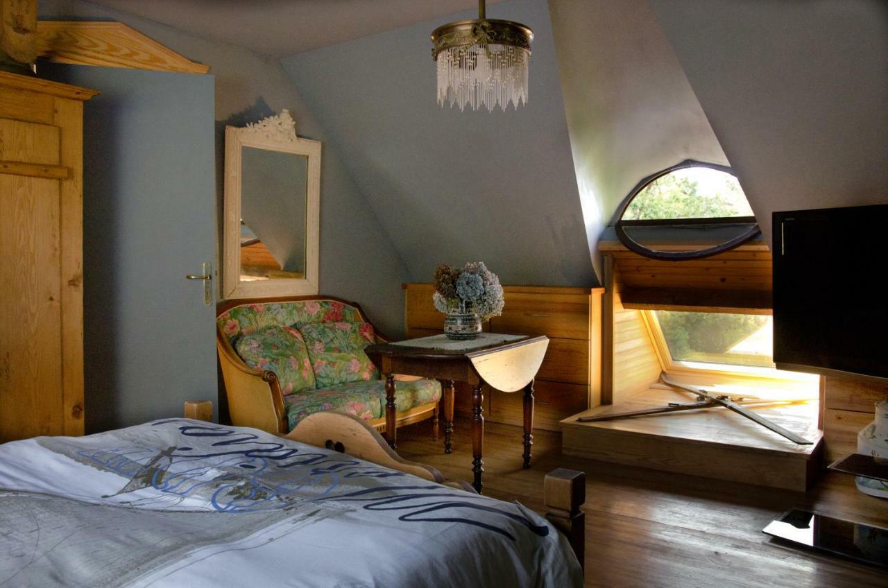 Les Fous De Bassans Bed & Breakfast Poullan-sur-Mer Exterior photo